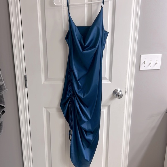 Dresses & Skirts - Dress